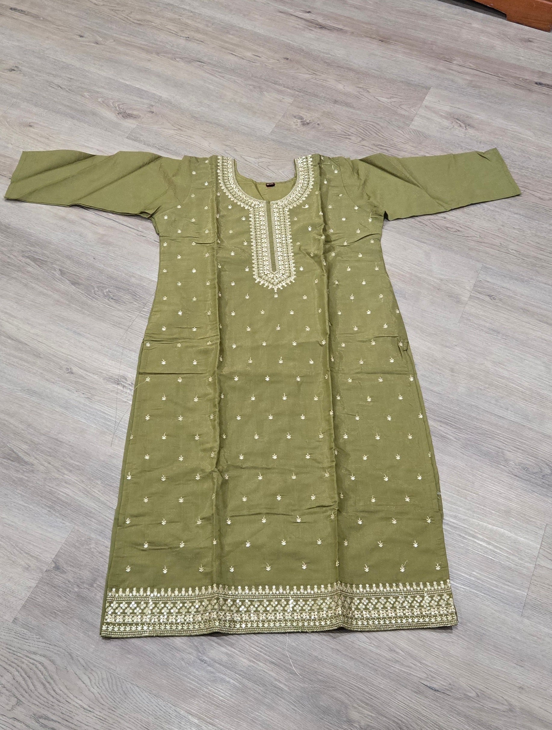 Azure Dream: Embroidered Kurta Set with Opulent Banarasi Dupatta