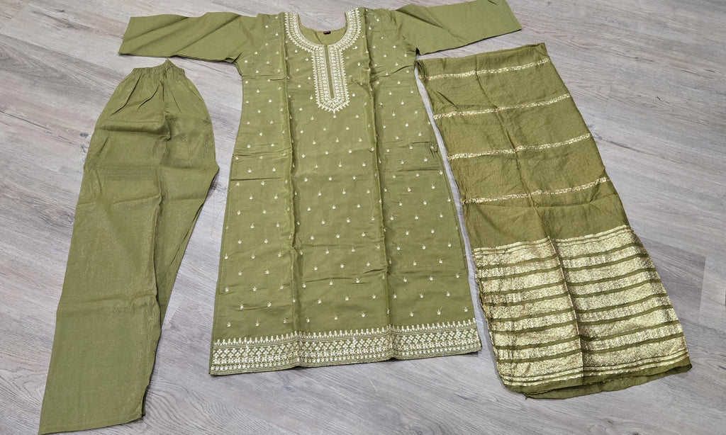 Azure Dream: Embroidered Kurta Set with Opulent Banarasi Dupatta